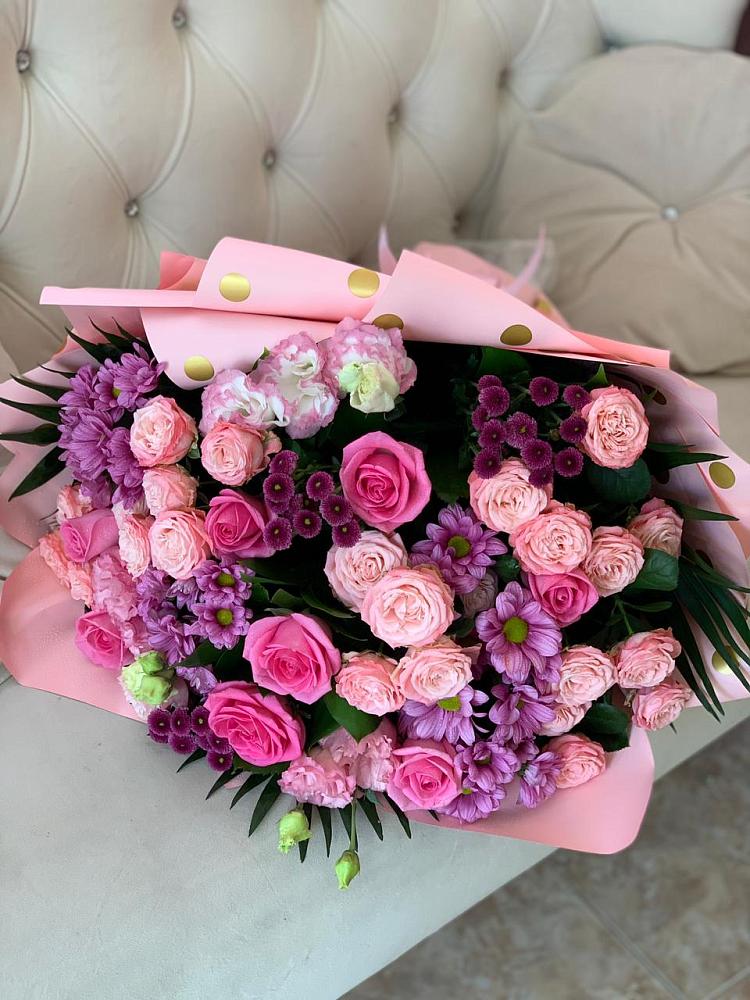 Букет цветов из: Хризантемы, Розы и Лизиантусы в Новоомском