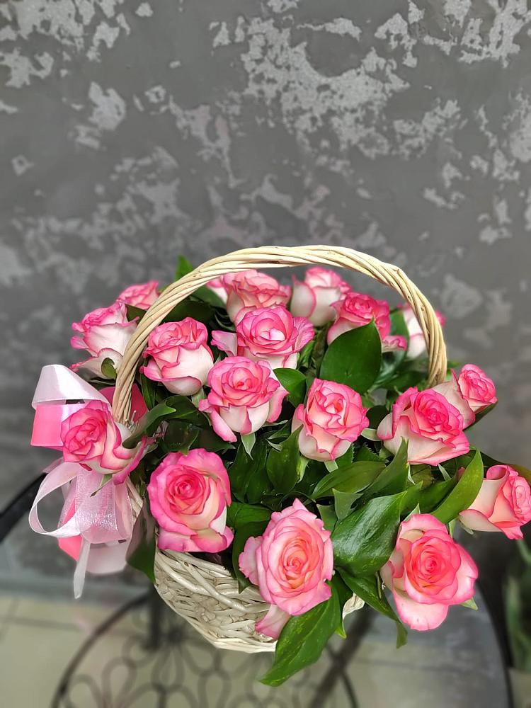 Цветочная композиция из Розы в корзине в Новоомском