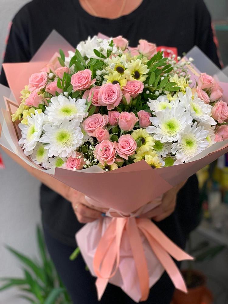 Букет цветов из: Розы и Хризантемы в Новоомском