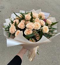 Букет Кремовые розы Латте в Новоомском