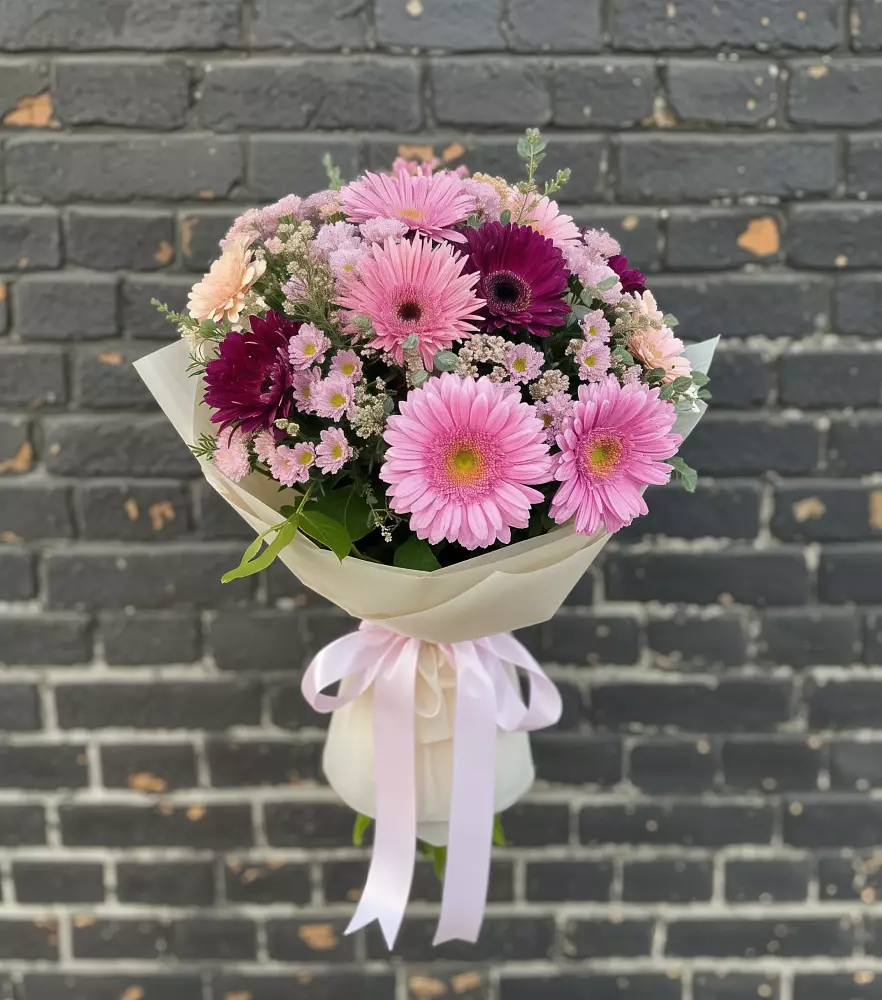 Букет цветов из: Герберы и Хризантемы в Новоомском