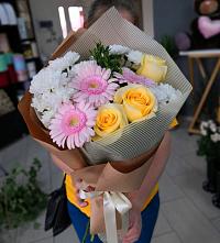 Букет цветов из:  Герберы, Розы и Хризантемы в Новоомском