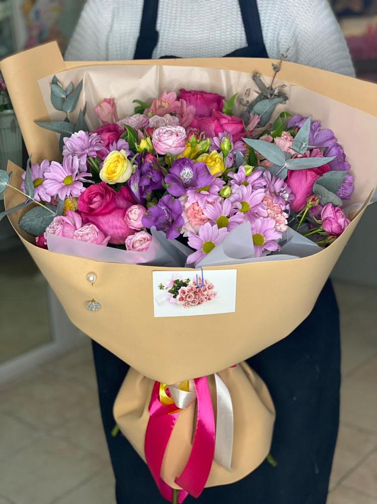 Букет цветов из: Хризантемы, Гвоздики и Альстромерии в Новоомском