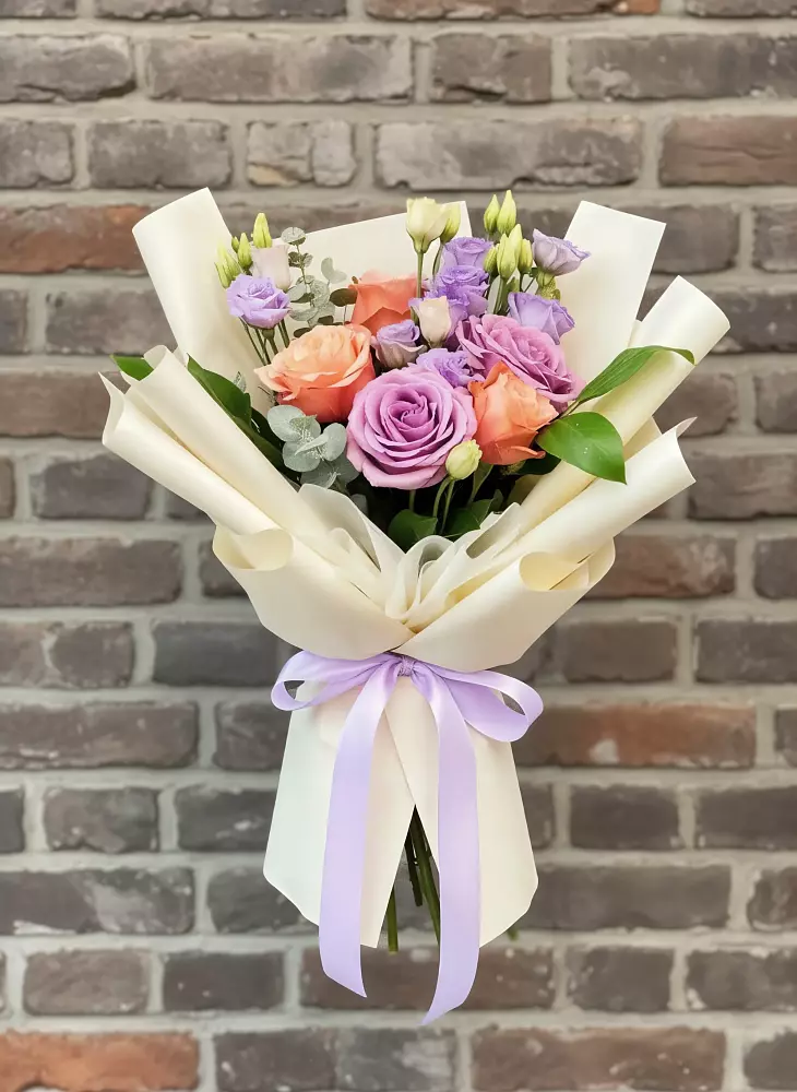 Букет цветов из: Лизиантусы и Розы в Новоомском