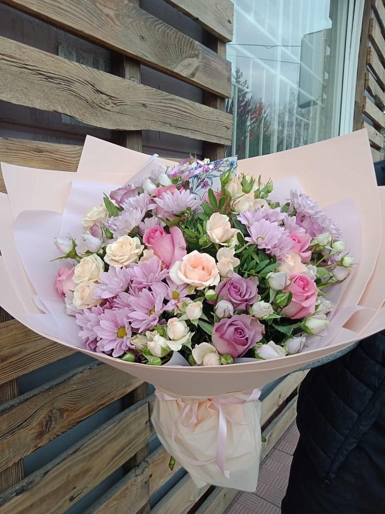 Букет цветов из: Розы и Хризантемы в Новоомском