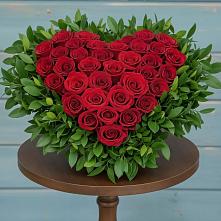 Цветочная композиция из Розы в виде сердца в Новоомском