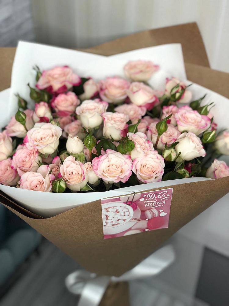 Букет цветов из: Розы в Новоомском