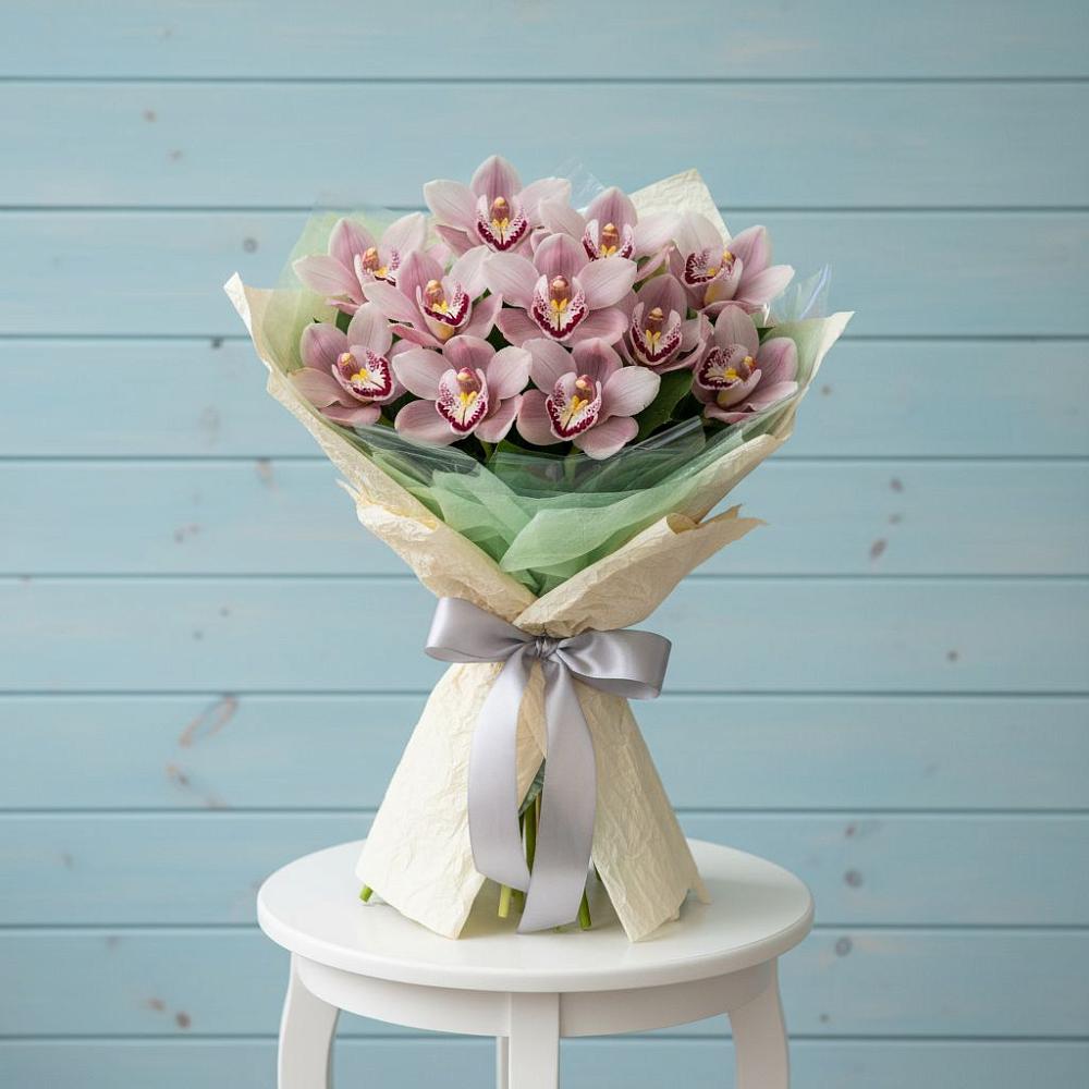 Букет цветов из: Орхидеи и Розы в Новоомском