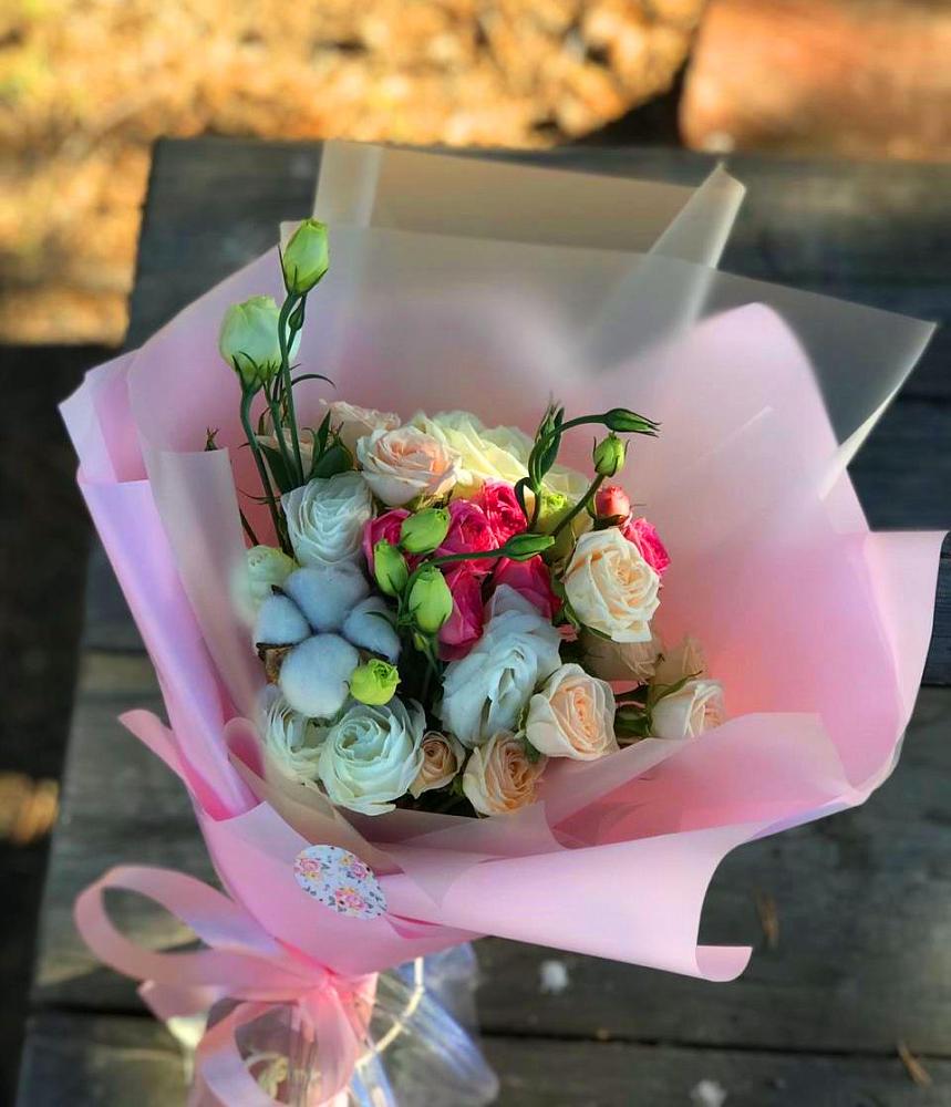 Букет цветов из: Розы и Лизиантусы в Новоомском