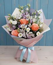 Букет цветов из:  Лизиантусы, Розы, Альстромерии и Гипсофила #REPLACE_PRED# Новоомском