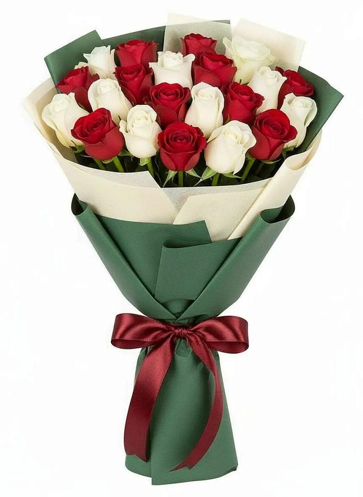 Букет Микс из красных и белых роз в Новоомском
