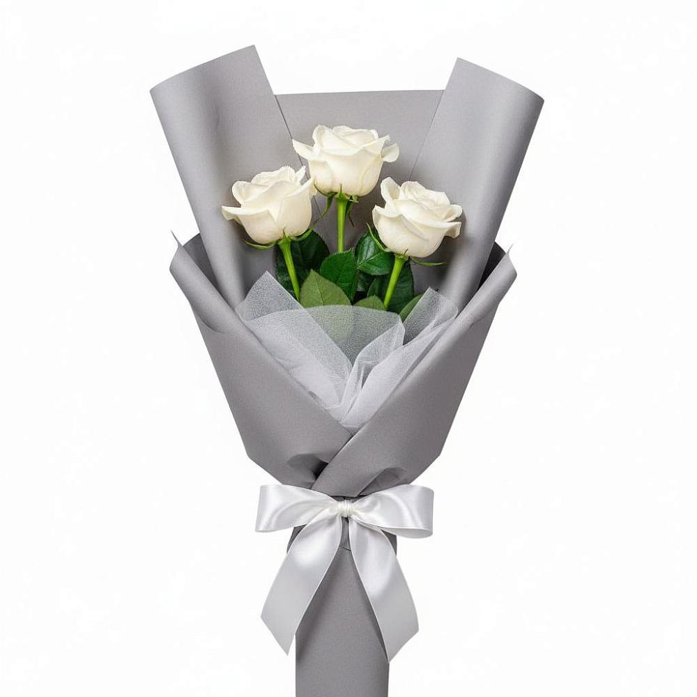 Букет 3 белые розы в Новоомском