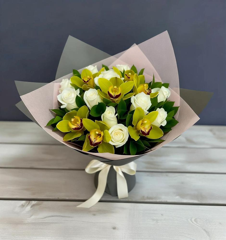 Букет цветов из: Орхидеи и Розы в Новоомском