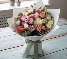 Букет цветов из:  Розы, Лизиантусы и Гвоздики #REPLACE_PRED# Новоомском