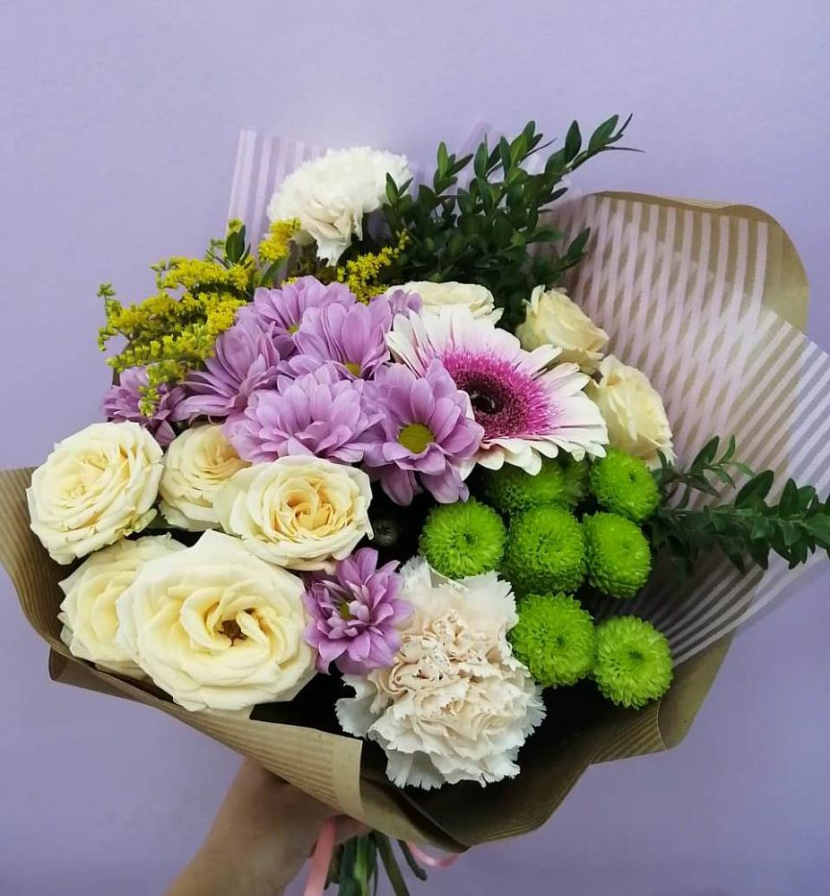 Букет цветов из: Хризантемы, Розы, Гвоздики и Герберы в Новоомском