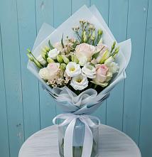 Букет цветов из:  Розы и Лизиантусы в Новоомском