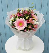 Букет цветов из:  Герберы, Альстромерии и Лизиантусы #REPLACE_PRED# Новоомском