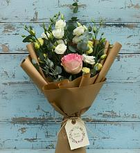 Букет цветов из:  Розы и Лизиантусы в Новоомском