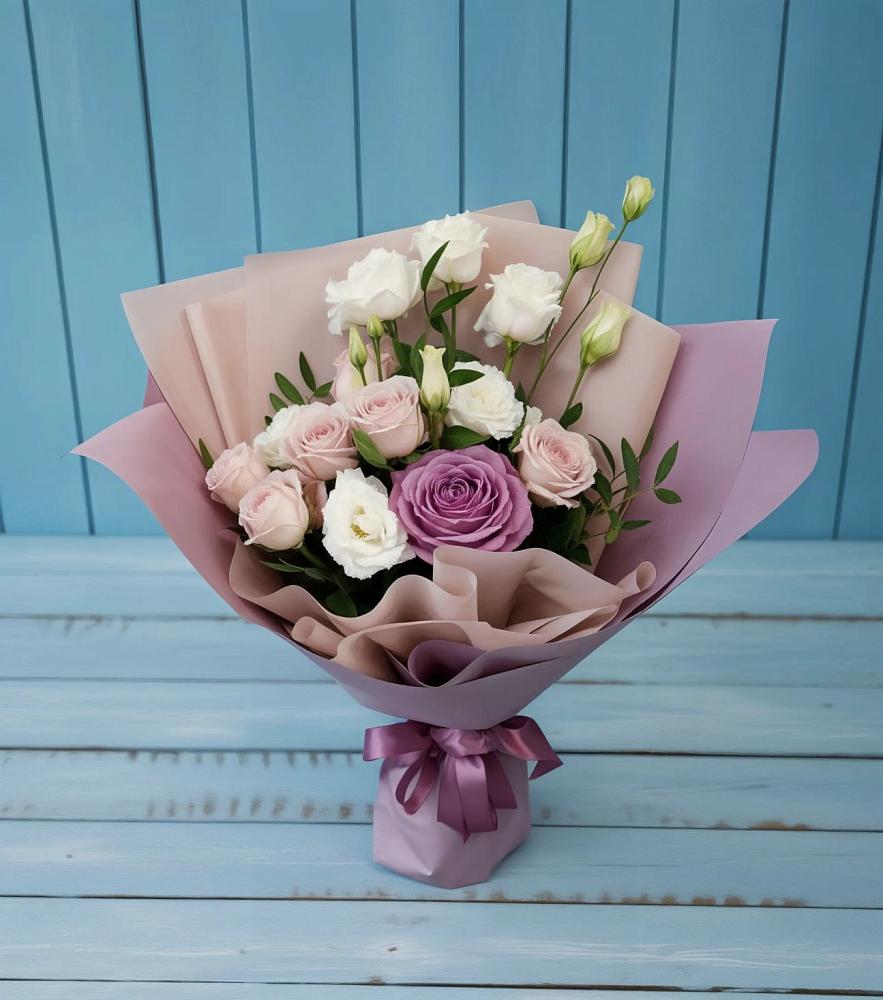 Букет цветов из: Розы и Лизиантусы в Новоомском