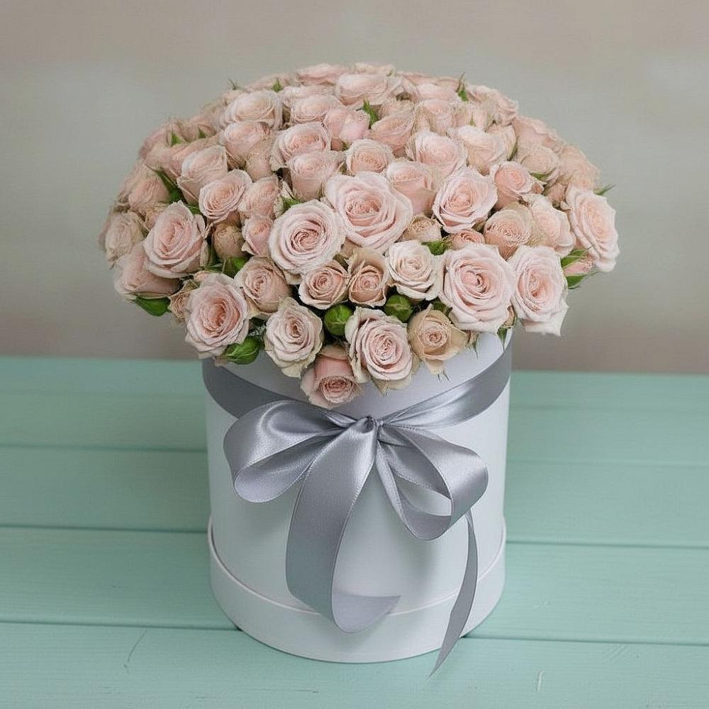 Цветочная композиция из Розы в шляпной коробке в Новоомском